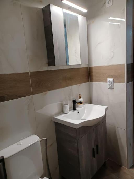 Petite Suite With Backyard. Mytilíni Exterior foto