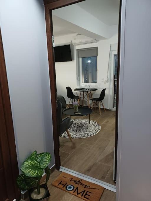 Petite Suite With Backyard. Mytilíni Exterior foto